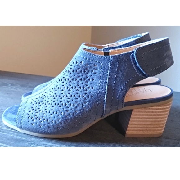 Dakota Chase blue suede shooties Size 6.5 - Picture 3 of 9